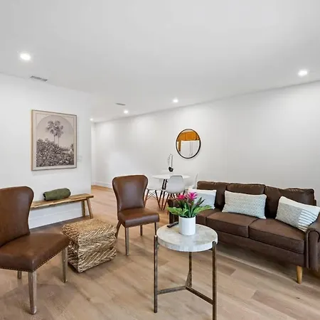Sailors Rest @ Sailboat Bend Apartment